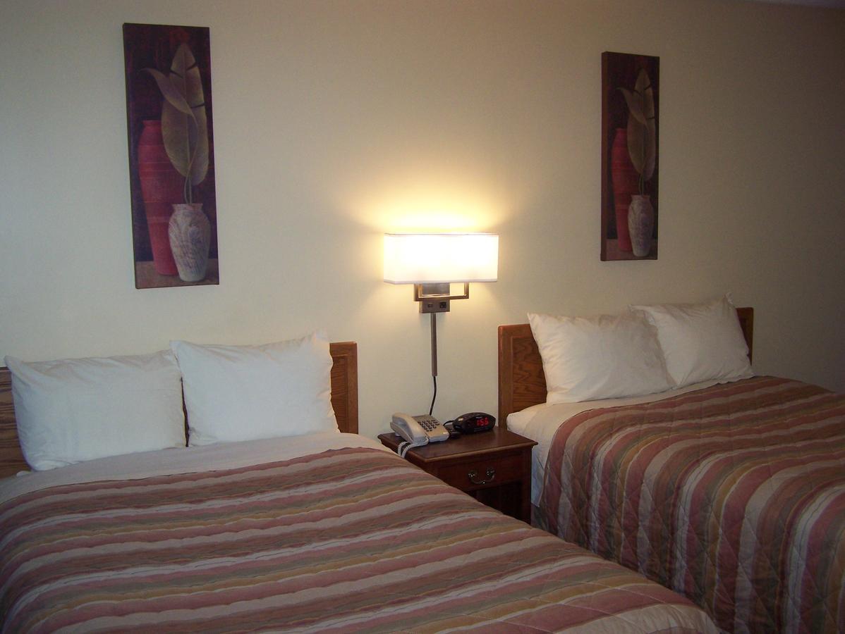 Robber'S Roost Motel New Hazelton Exteriör bild